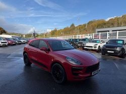 Red Used 2017 Porsche Macan SUV | £34,999 (Expensive)