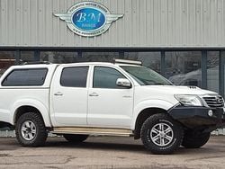 White Used 2014 Toyota HiLux Pickup | £6,000 (A bit pricey)