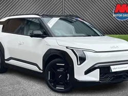 New 2025 Kia EV3 2 SUV | £36,999 (Fair price)