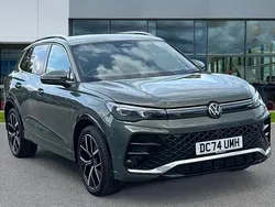 Cipressino green metallic Used 2025 VW Tiguan R-line SUV | £35,963 (Expensive)