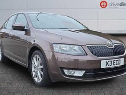 Metallic topaz brown Used 2014 Skoda Octavia Elegance Hatchback | £8,800 (Super price)