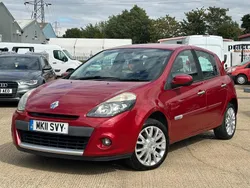 Red Used 2011 Renault Clio II Dynamique Hatchback | £1,875 (Fair price)