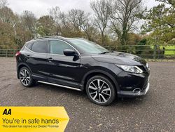 Black Used 2016 Nissan Qashqai Tekna SUV | £9,950 (Good price)