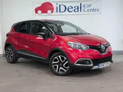 Red/black Used 2017 Renault Captur Signature SUV | £7,490 (Fair price)