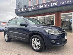 Midnight blue Used 2013 VW Tiguan S SUV | £4,675 (Fair price)