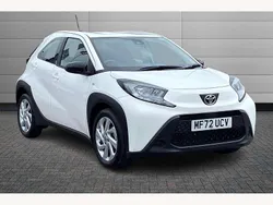 Pure white Used 2022 Toyota Aygo PURE Hatchback | £11,991 (Fair price)