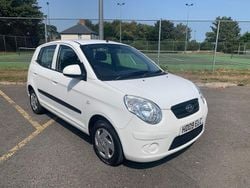White Used 2009 Kia Picanto 2 Hatchback | £2,295 (Fair price)