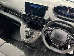 White New 2025 Peugeot Partner S MPV | £17,292 (Fair price)