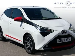White Used 2019 Toyota Aygo Trend Hatchback | £9,926 (Fair price)