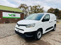 White Used 2022 Toyota Proace Active MPV | £8,290 (Fair price)