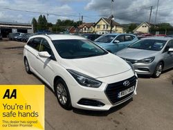 White Used 2017 Hyundai i40 SE Estate | £5,995 (Fair price)