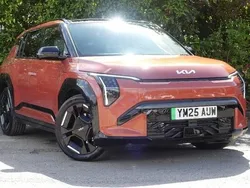 Used 2025 Kia EV3 2 SUV | £35,490 (Fair price)