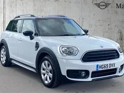 Light white Used 2019 Mini Cooper Countryman Classic SUV | £14,703 (Fair price)