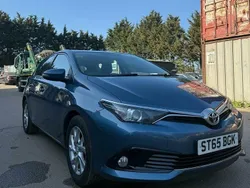 Blue Used 2015 Toyota Auris Hatchback | £5,499 (Good price)