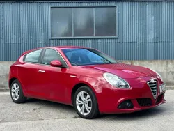 Red Used 2013 Alfa Romeo Giulietta Lusso Hatchback | £2,990 (Super price)