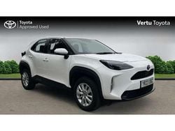 White Used 2023 Toyota Yaris Cross SUV | £19,062 (Good price)