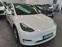 White Used 2022 Tesla Model Y Long Range AWD SUV | £19,971 (Fair price)
