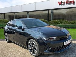 Black Used 2024 Vauxhall Astra Hatchback | £18,195 (Super price)