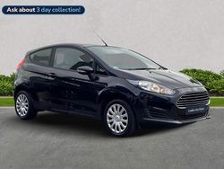 Black Used 2015 Ford Fiesta Style Hatchback | £5,299 (Fair price)