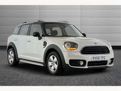 White Used 2018 Mini Cooper Countryman SUV | £10,990 (Good price)