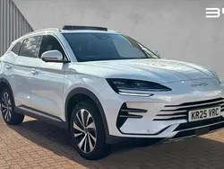 Metallic snow white Used 2025 BYD Seal U Boost SUV | £28,800 (Fair price)