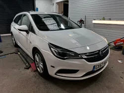 White Used 2018 Vauxhall Astra Design Edition Estate | £3,450 (Good price)
