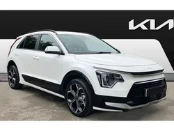 White Used 2023 Kia Niro 4 SUV | £26,365 (Expensive)