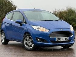 Blue Used 2013 Ford Fiesta Zetec Hatchback | £4,180 (Fair price)