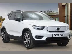 White Used 2022 Volvo XC40 Pro SUV | £27,950 (Fair price)