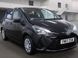 Black Used 2017 Toyota Yaris Hybrid Active Hatchback | £8,500 (Fair price)