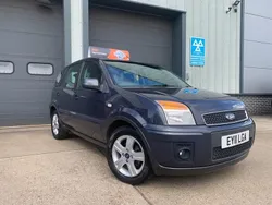 Blue Used 2011 Ford Fusion Zetec Hatchback | £2,790 (Fair price)