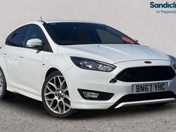White Used 2016 Ford Focus ST-Line Hatchback | £7,179 (Fair price)
