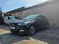 Black Used 2016 Hyundai i20 Premium SE Hatchback | £6,000 (Fair price)