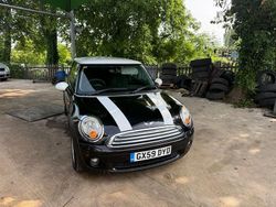 Black Used 2009 Mini Cooper Hatch Hatchback | £1,995
