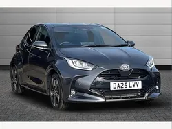 Grey Used 2025 Toyota Yaris Hybrid Hatchback | £25,000 (Fair price)