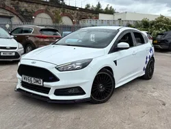 White Used 2016 Ford Focus ST Hatchback | £13,490 (Fair price)
