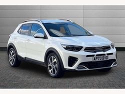 White Used 2023 Kia Stonic 4 SUV | £19,595 (Fair price)
