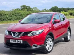 Red Used 2016 Nissan Qashqai Acenta SUV | £7,950 (Good price)