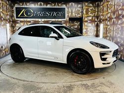 White Used 2016 Porsche Macan SUV | £28,795 (Fair price)