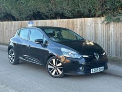 Black Used 2015 Renault Clio IV Dynamique Hatchback | £3,695 (Good price)