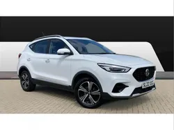 White Used 2022 MG ZS Excite Sedan | £12,495 (Fair price)
