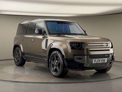 Used 2023 Land Rover Defender SE Dynamic Estate | £47,200 (Super price)