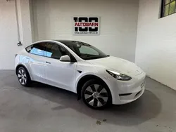 White Used 2022 Tesla Model Y Long Range AWD SUV | £27,990 (Fair price)