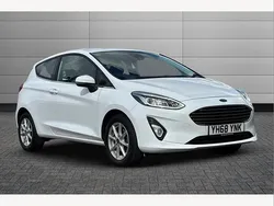 Frozen white Used 2018 Ford Fiesta Zetec Hatchback | £7,991 (Fair price)