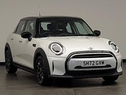 White Used 2023 Mini Cooper Classic Hatchback | £19,898 (Fair price)