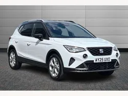 White Used 2025 Seat Arona FR SUV | £17,990 (Fair price)