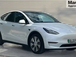 White Used 2022 Tesla Model Y Long Range SUV | £25,919 (Good price)
