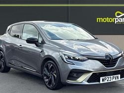Highland grey metallic Used 2023 Renault Clio V Engineered Hatchback | £14,250 (Good price)