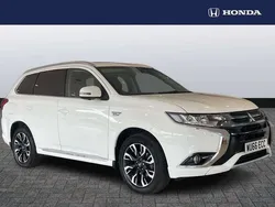 White Used 2016 Mitsubishi Outlander P-HEV SUV | £11,750 (Fair price)
