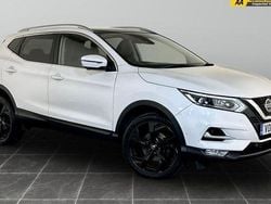 White Used 2018 Nissan Qashqai Tekna SUV | £12,595 (Good price)